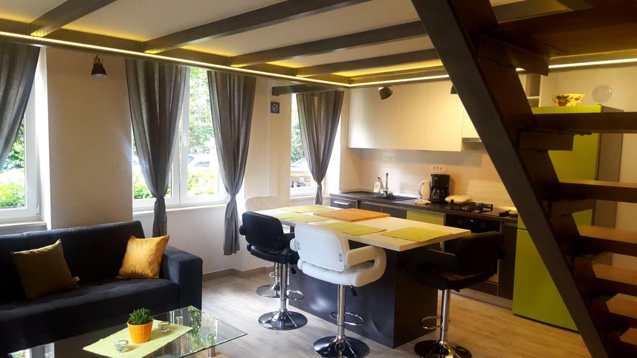 Studio Apartment Vanna - 1St Row To The Sea Opatija Luaran gambar